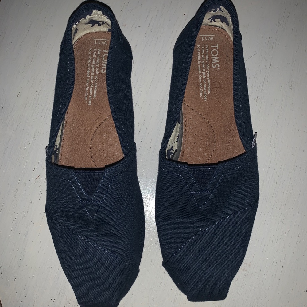 Toms Navy Blue Flats